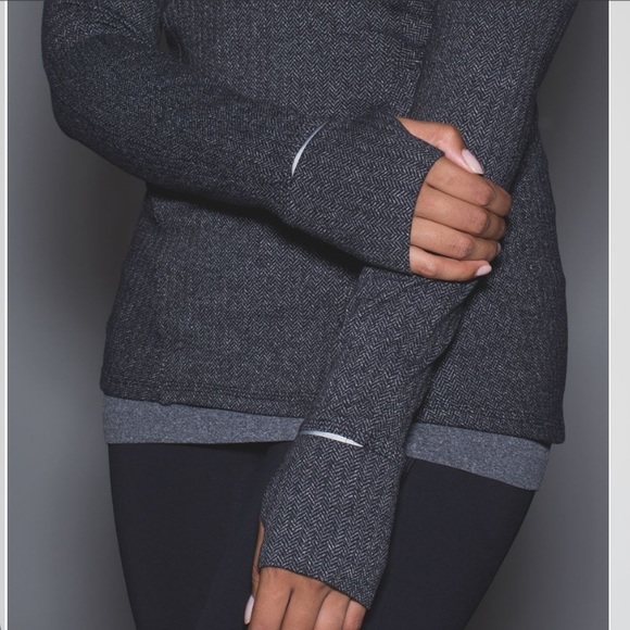Lululemon Kanto Catch Me Half-Zip w/ Thumbholes - Picture 3 of 8